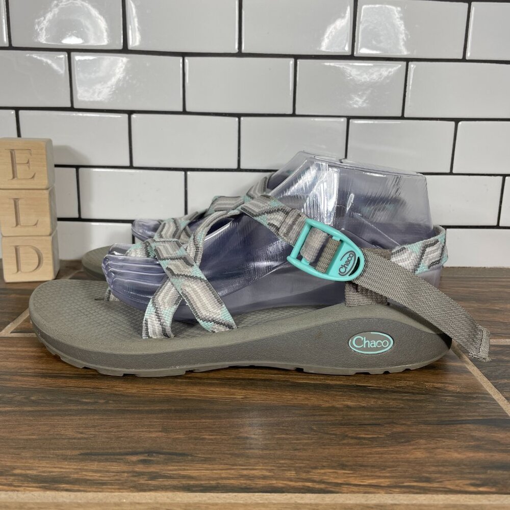 Chaco Z/Cloud 2 Shoes Womens Size 10 Multicolor Toe Loop Strappy Sport Sandals